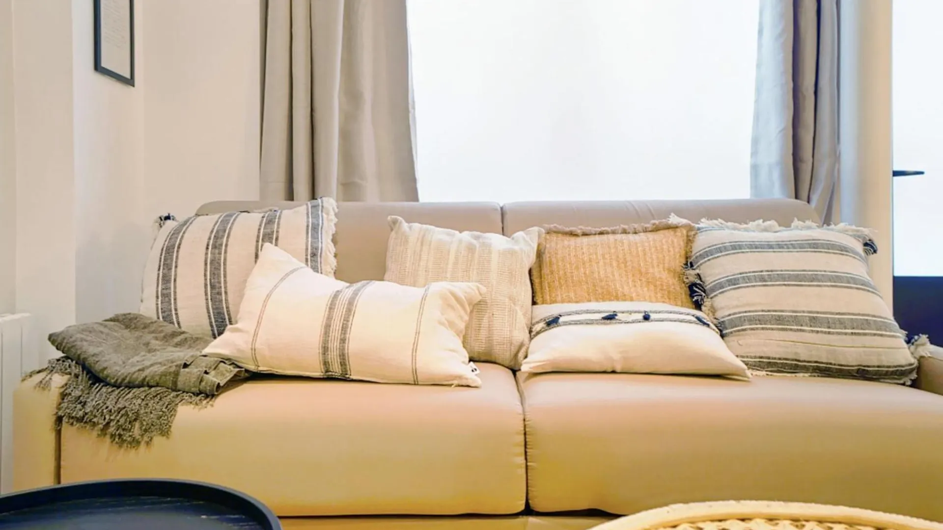 Comfortable And Ideally Located In Paris 15 Apartment